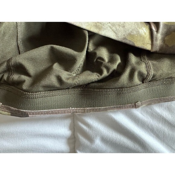 Lululemon Tough Train High-Neck Bra Medium Support Heritage Camo Size 10 New - Picture 9 of 11